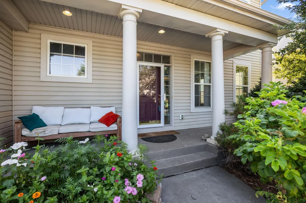1893 Clover Meadow Drive Chaska, MN 55318