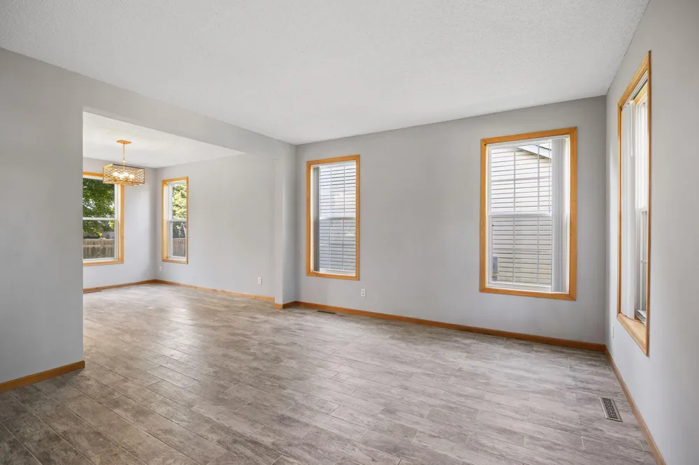 1893 Clover Meadow Drive Chaska, MN 55318