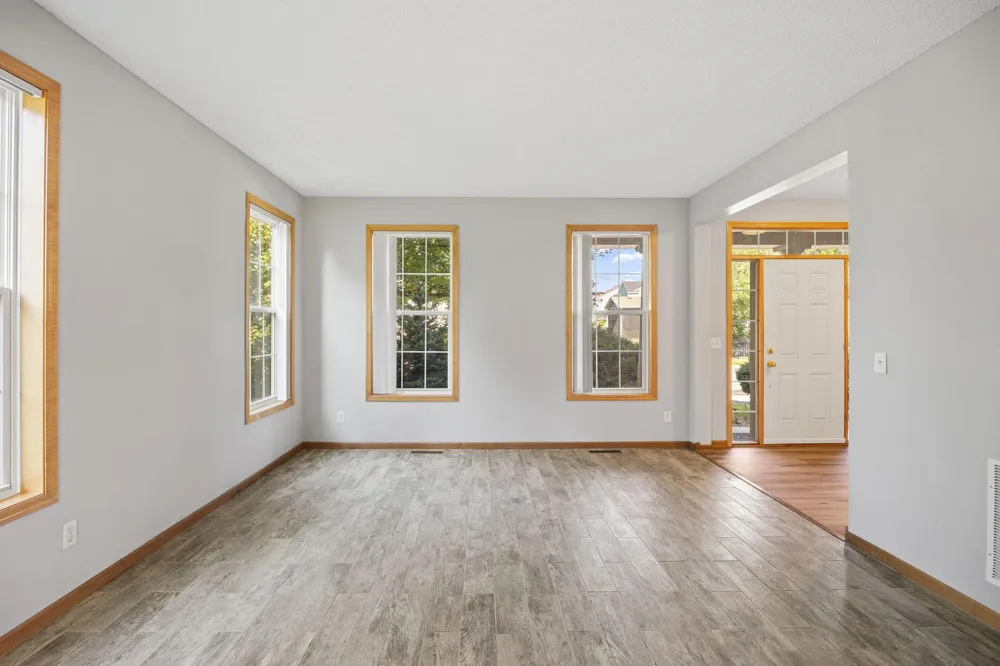 1893 Clover Meadow Drive Chaska, MN 55318
