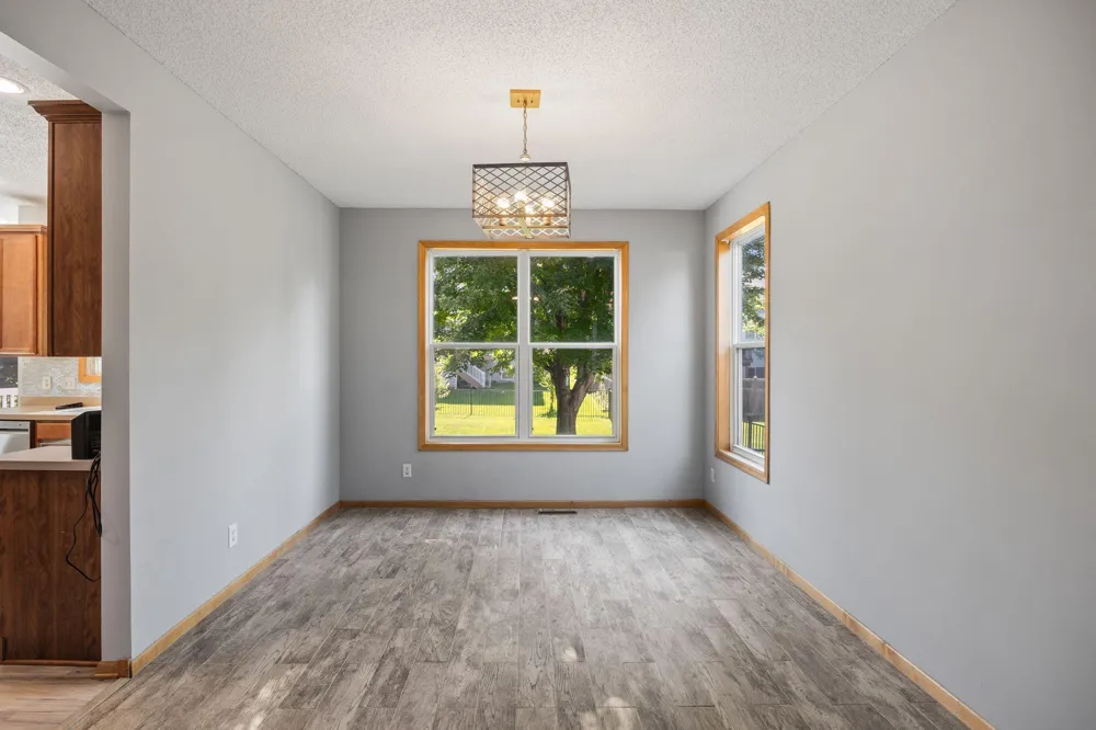 1893 Clover Meadow Drive Chaska, MN 55318