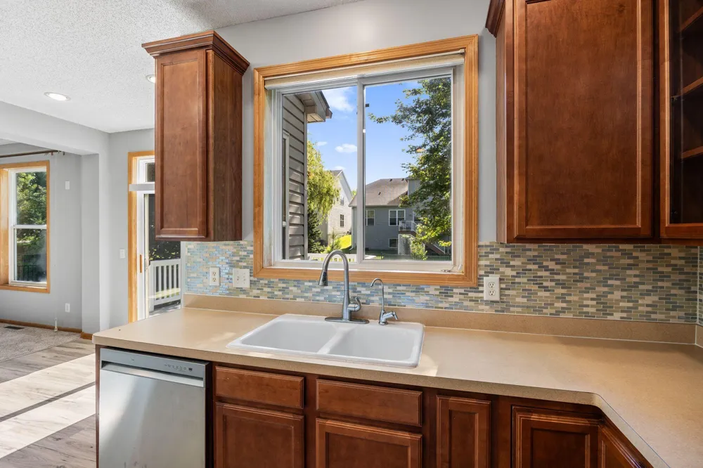 1893 Clover Meadow Drive Chaska, MN 55318