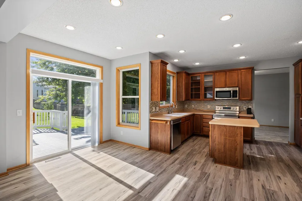 1893 Clover Meadow Drive Chaska, MN 55318