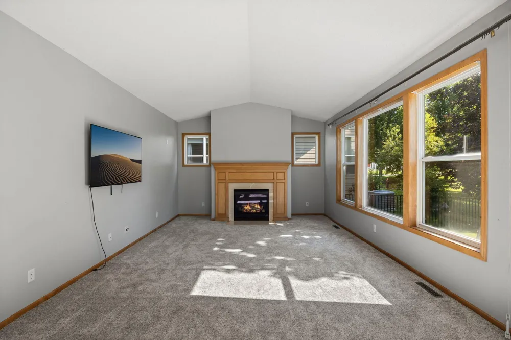1893 Clover Meadow Drive Chaska, MN 55318