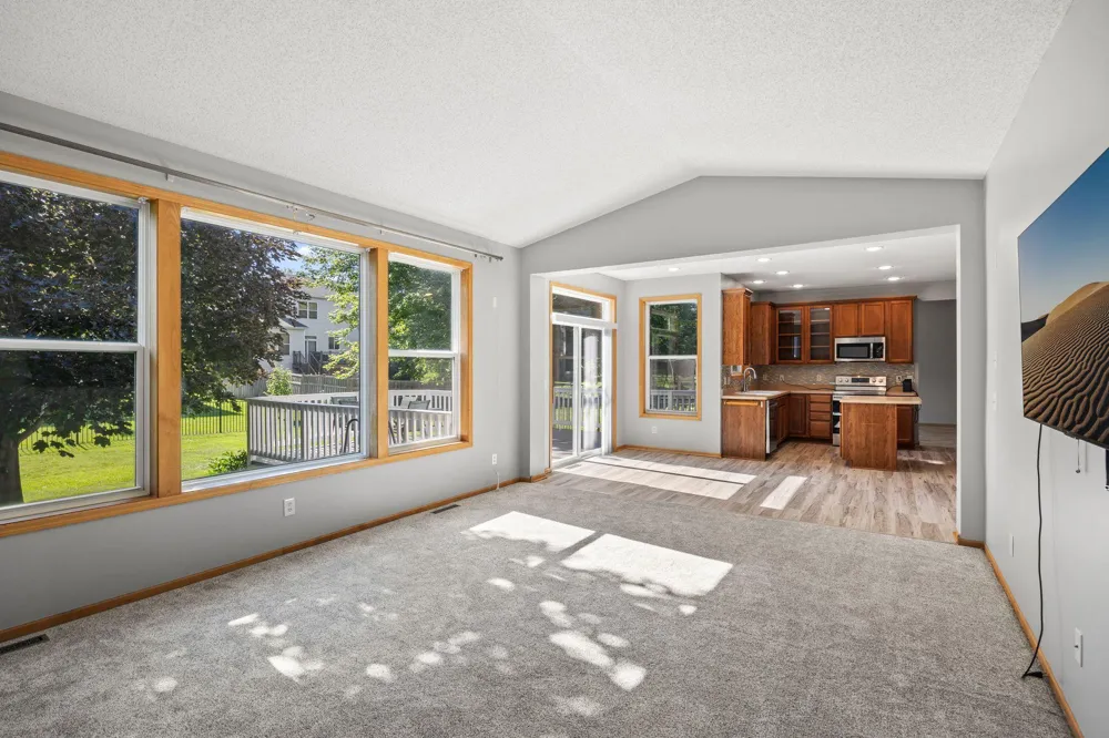 1893 Clover Meadow Drive Chaska, MN 55318