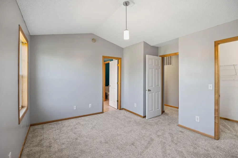 1893 Clover Meadow Drive Chaska, MN 55318