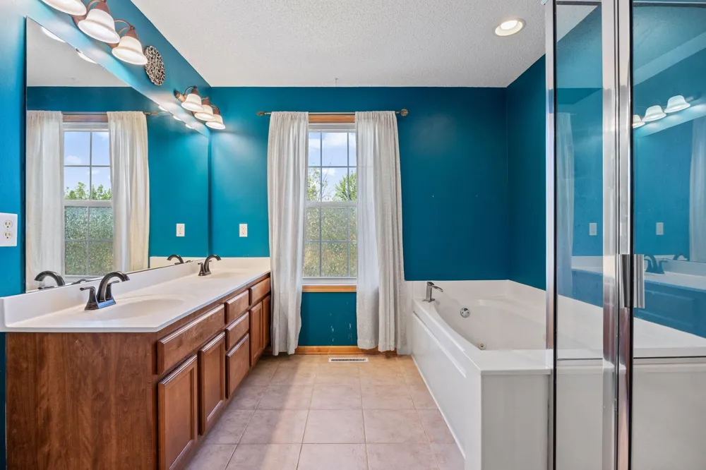1893 Clover Meadow Drive Chaska, MN 55318