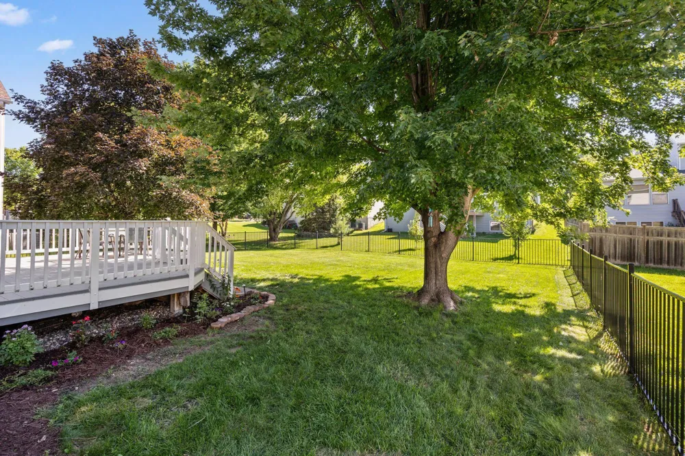 1893 Clover Meadow Drive Chaska, MN 55318