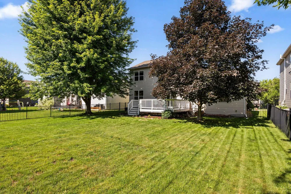 1893 Clover Meadow Drive Chaska, MN 55318