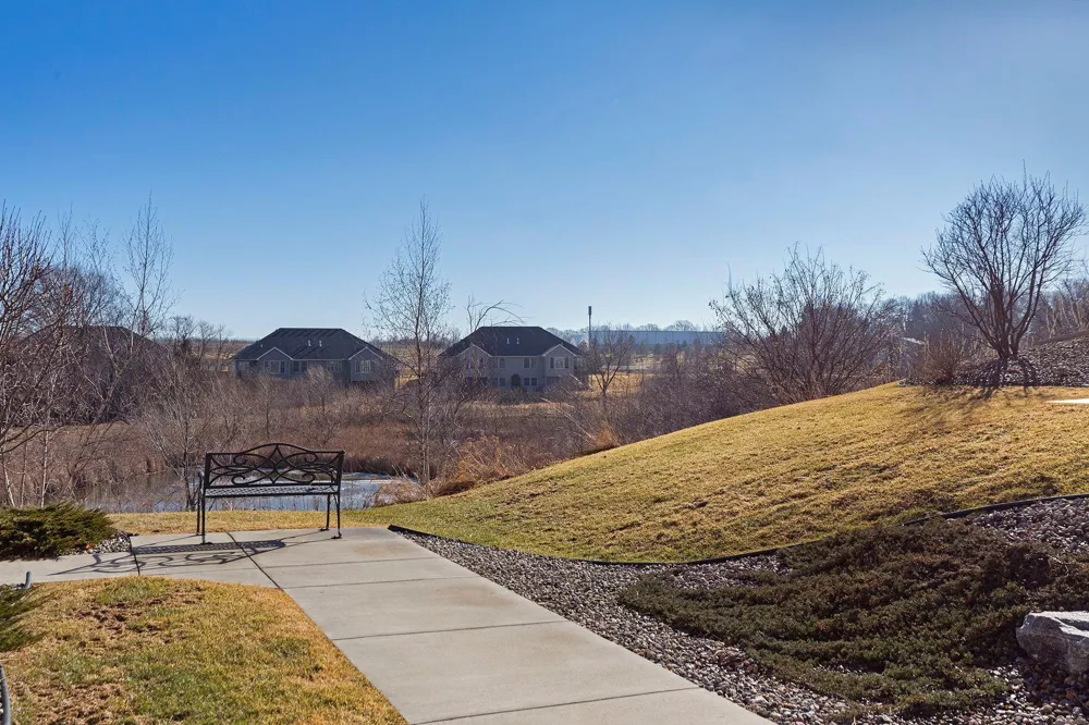 7808 Madelyn Creek Drive Victoria, MN 55386