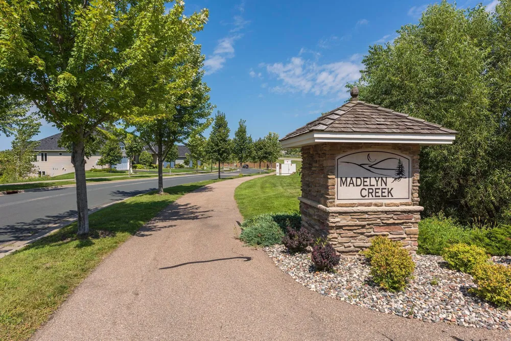7808 Madelyn Creek Drive Victoria, MN 55386