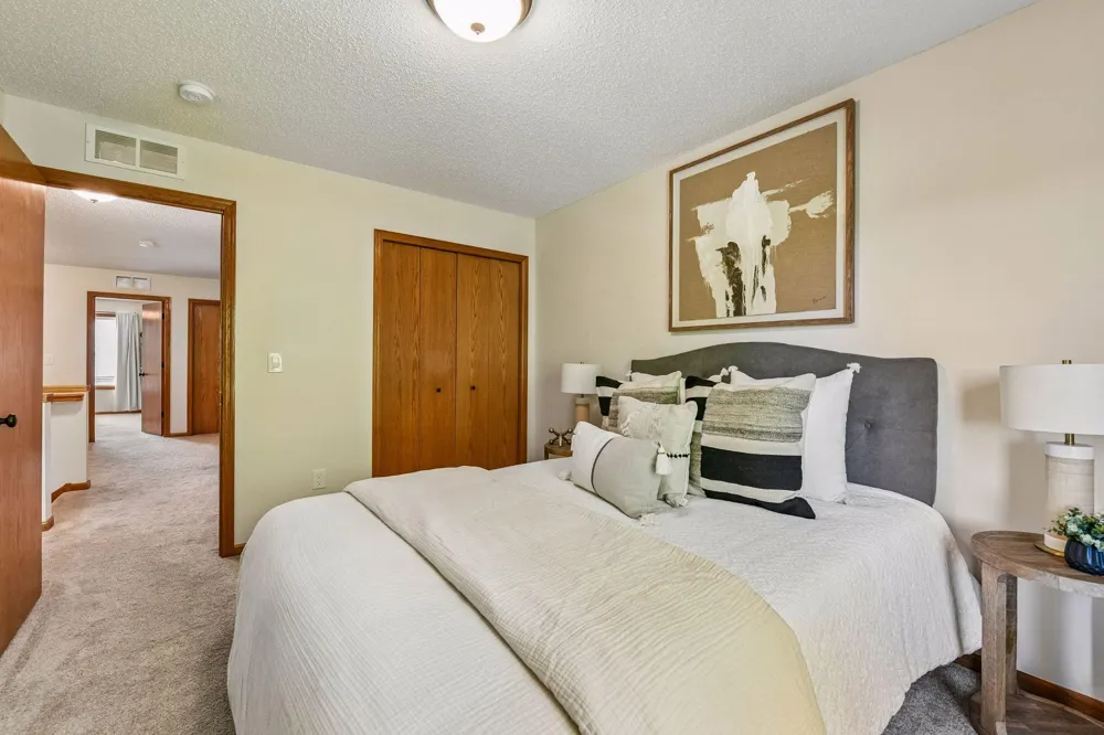 7808 Madelyn Creek Drive Victoria, MN 55386