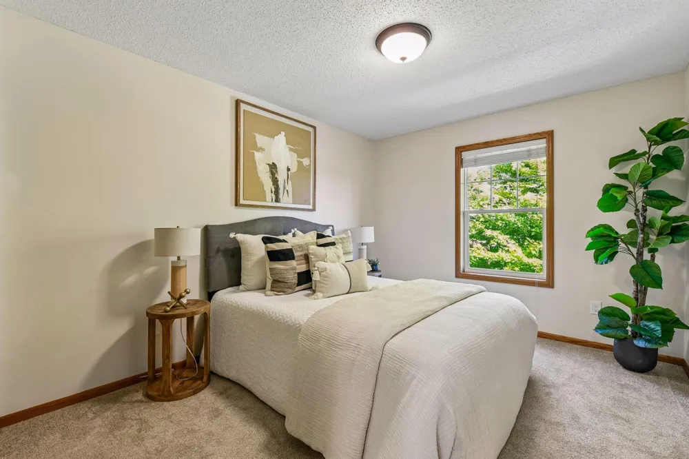 7808 Madelyn Creek Drive Victoria, MN 55386