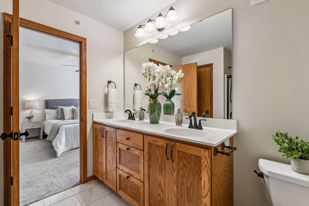 7808 Madelyn Creek Drive Victoria, MN 55386