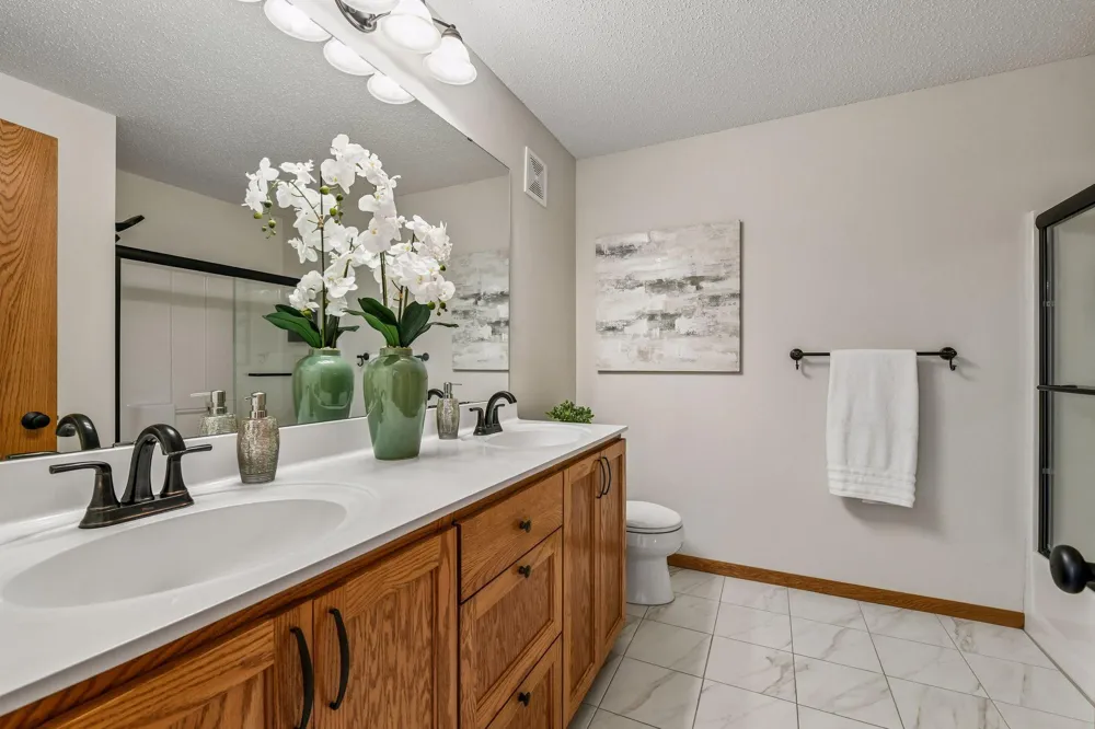 7808 Madelyn Creek Drive Victoria, MN 55386