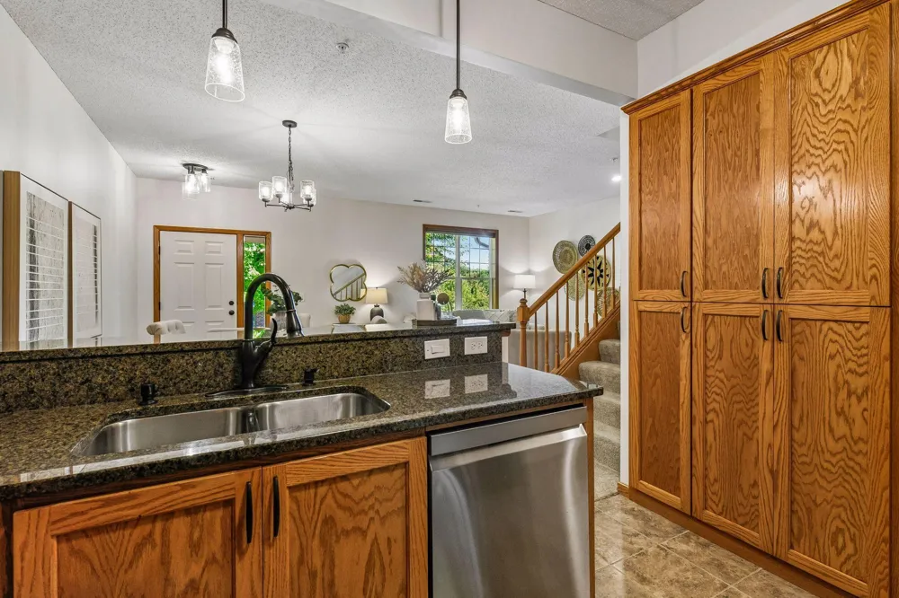 7808 Madelyn Creek Drive Victoria, MN 55386