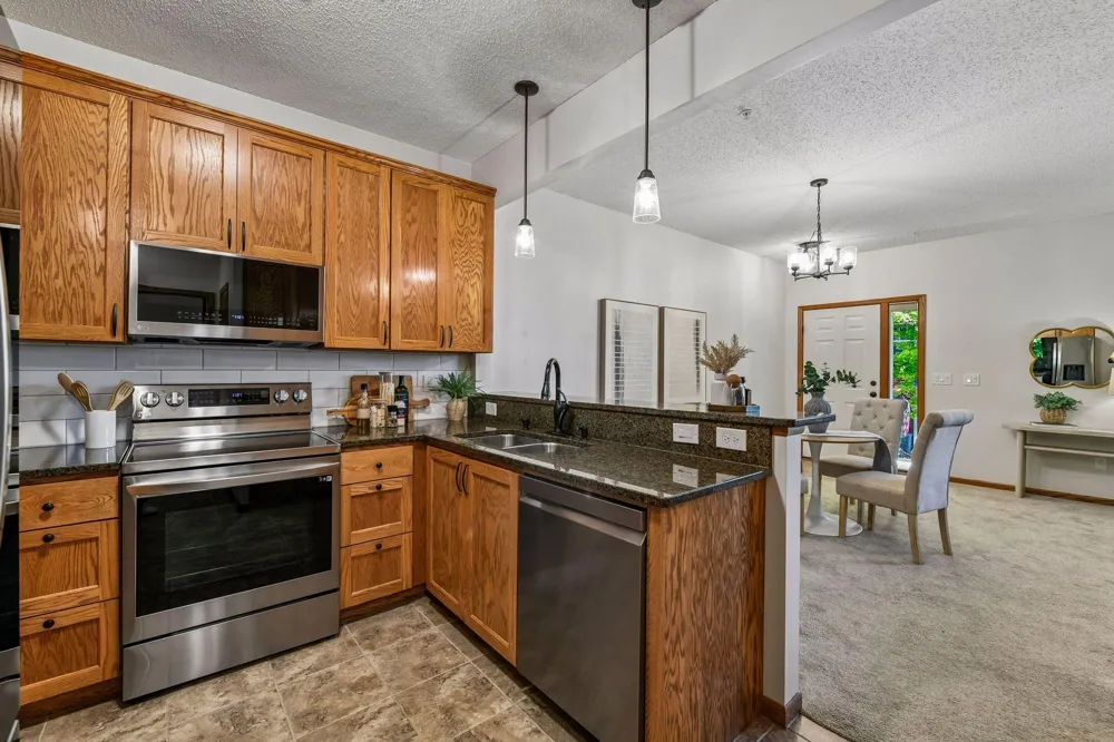 7808 Madelyn Creek Drive Victoria, MN 55386
