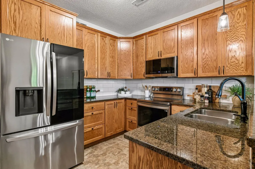 7808 Madelyn Creek Drive Victoria, MN 55386