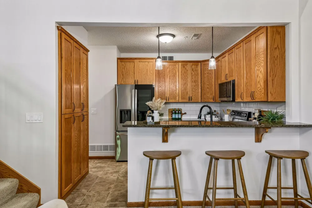7808 Madelyn Creek Drive Victoria, MN 55386