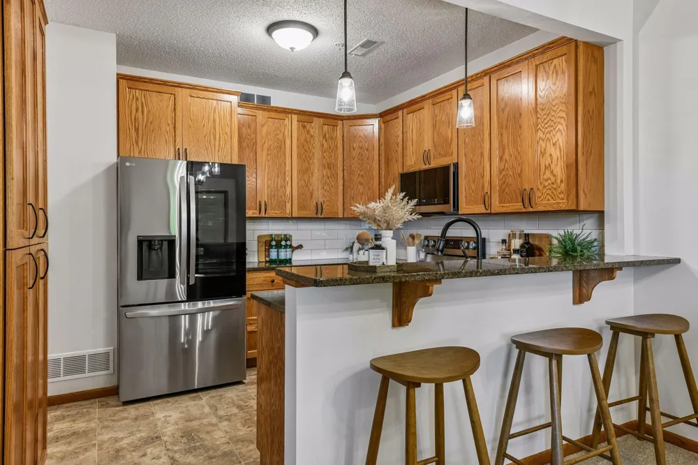 7808 Madelyn Creek Drive Victoria, MN 55386