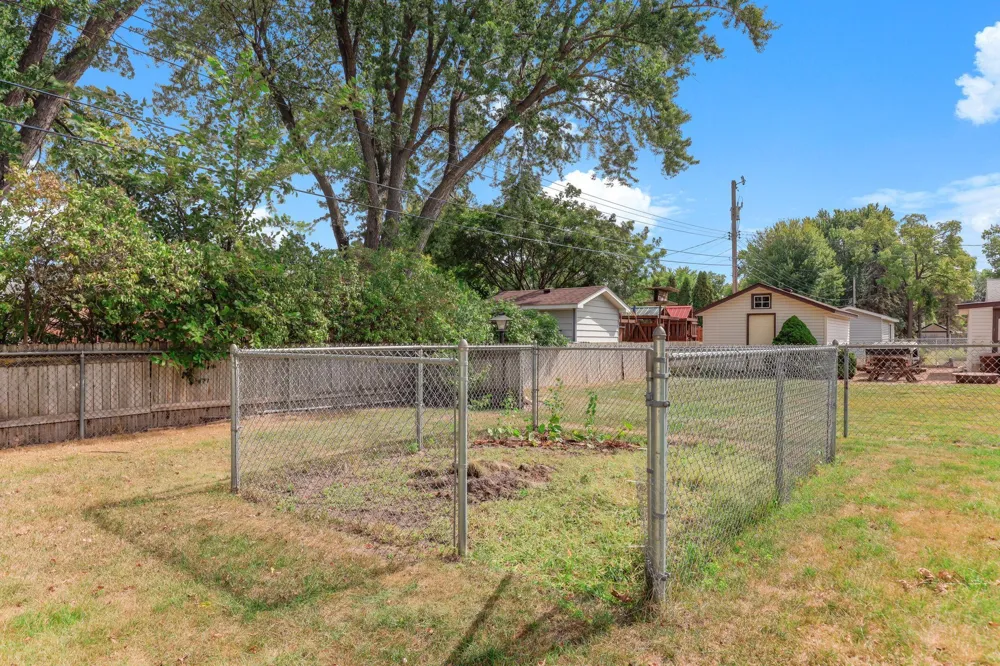 6920 Claude Avenue Inver Grove Heights, MN 55076
