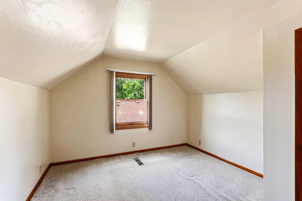 6920 Claude Avenue Inver Grove Heights, MN 55076