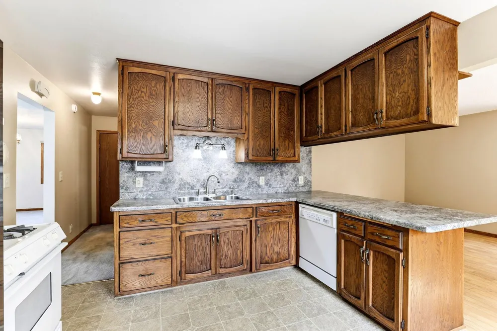 6920 Claude Avenue Inver Grove Heights, MN 55076
