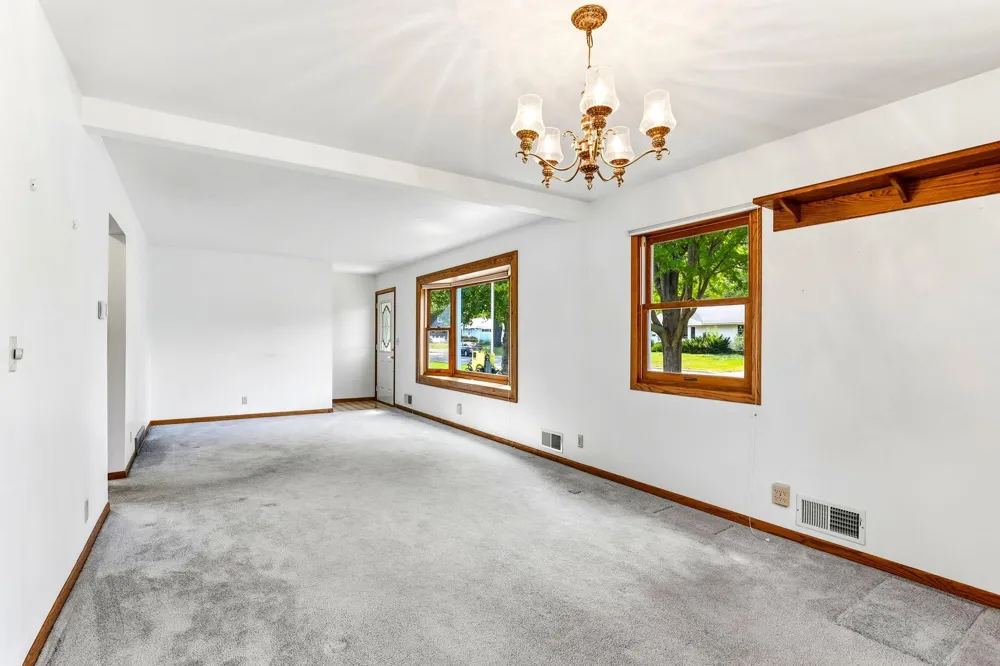 6920 Claude Avenue Inver Grove Heights, MN 55076