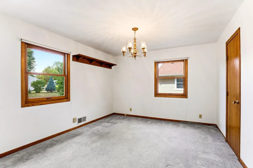 6920 Claude Avenue Inver Grove Heights, MN 55076