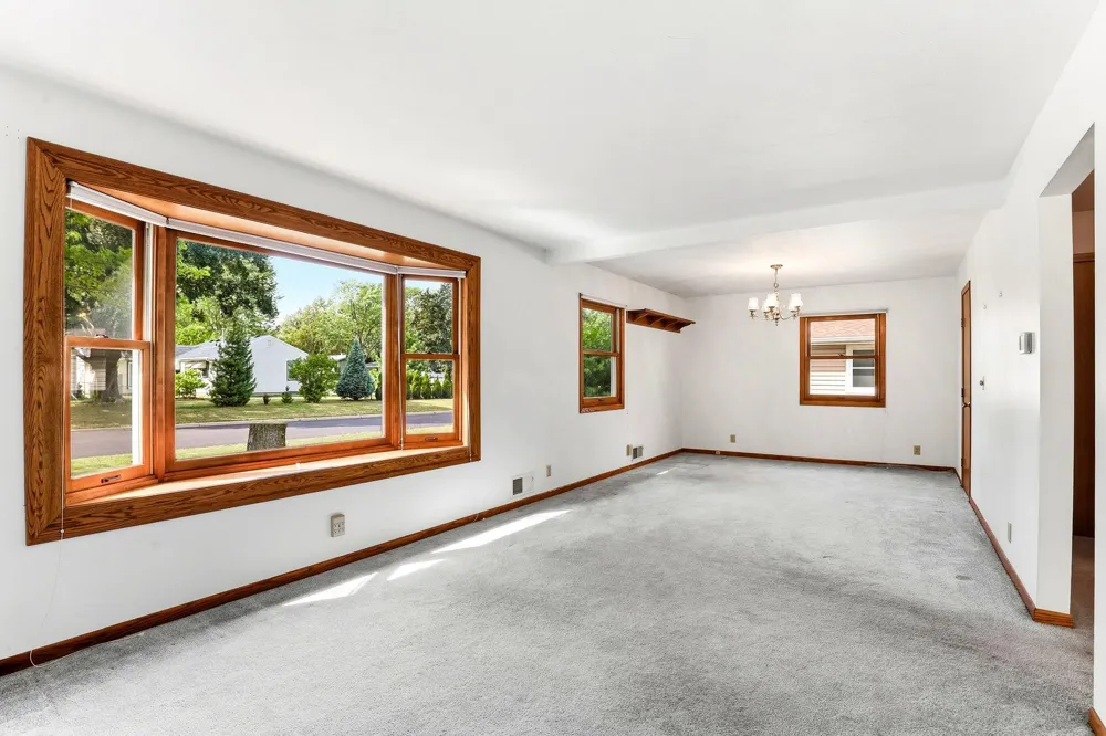 6920 Claude Avenue Inver Grove Heights, MN 55076