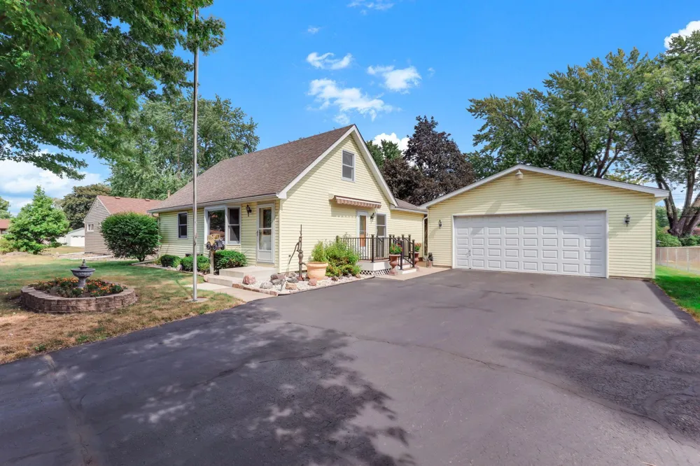 6920 Claude Avenue Inver Grove Heights, MN 55076