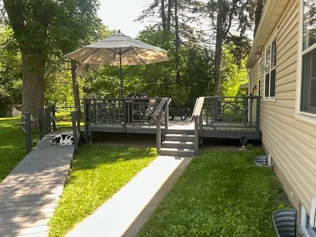 887 Cheri Lane Mendota Heights, MN 55120
