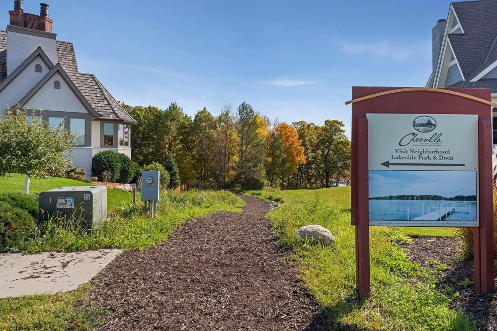 3649 Lerive Way Chaska, MN 55318