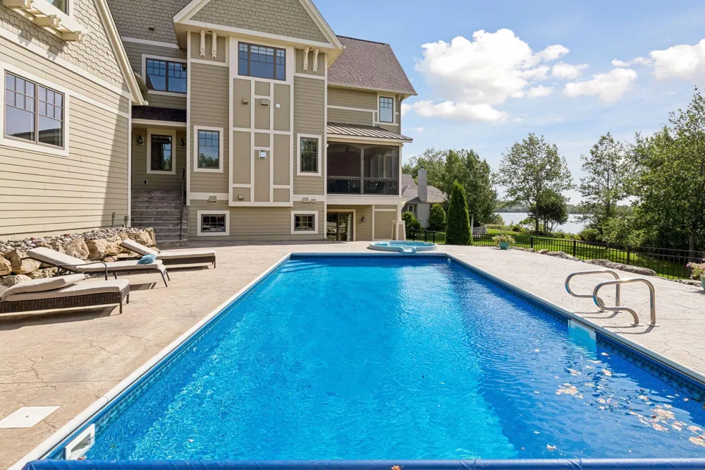 3649 Lerive Way Chaska, MN 55318