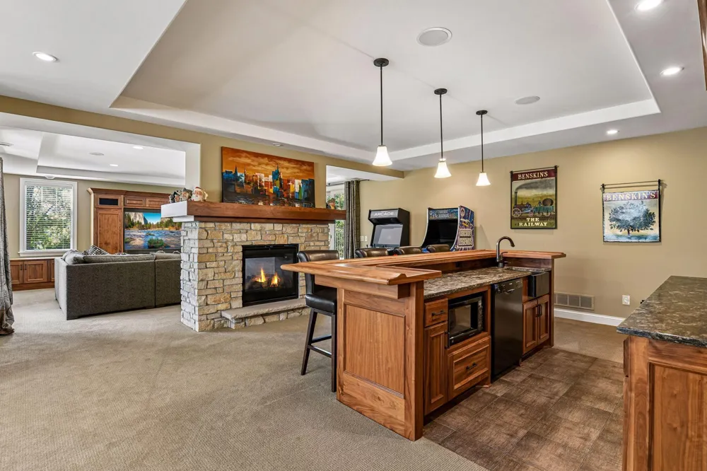 3649 Lerive Way Chaska, MN 55318