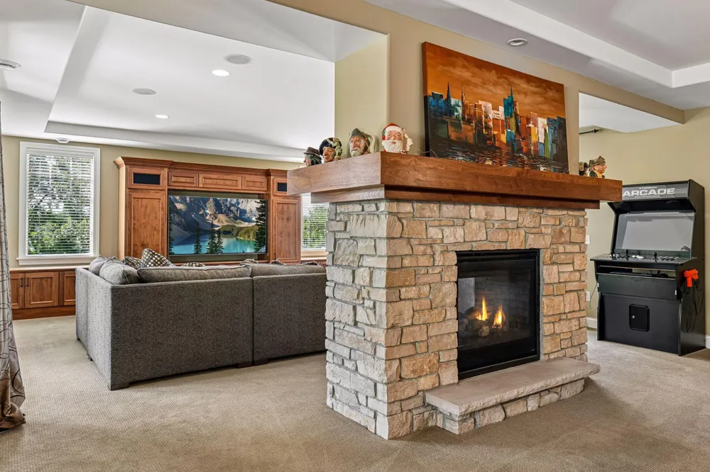 3649 Lerive Way Chaska, MN 55318