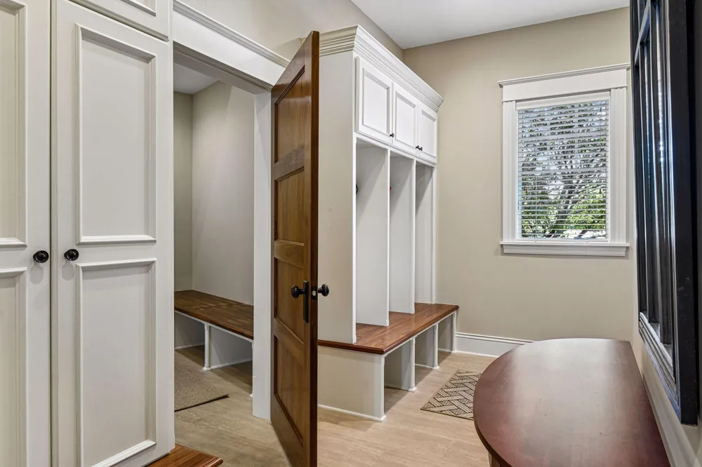 3649 Lerive Way Chaska, MN 55318