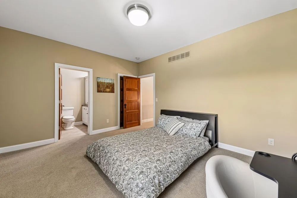 3649 Lerive Way Chaska, MN 55318