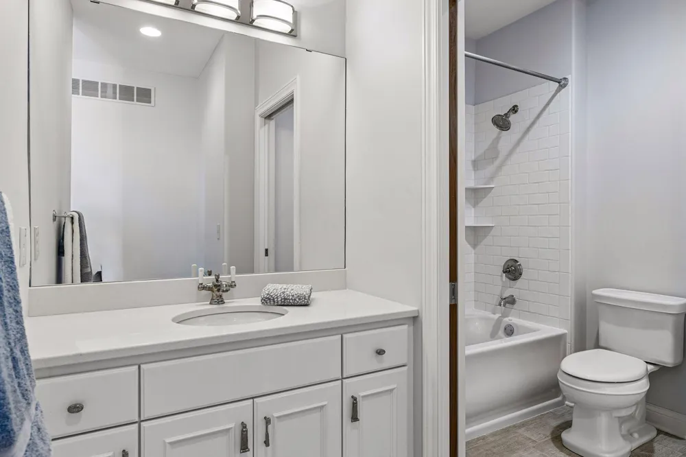 3649 Lerive Way Chaska, MN 55318