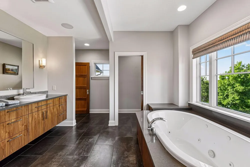 3649 Lerive Way Chaska, MN 55318