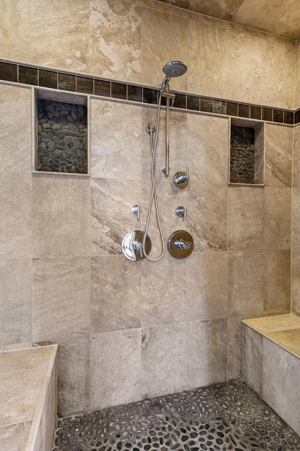 3649 Lerive Way Chaska, MN 55318