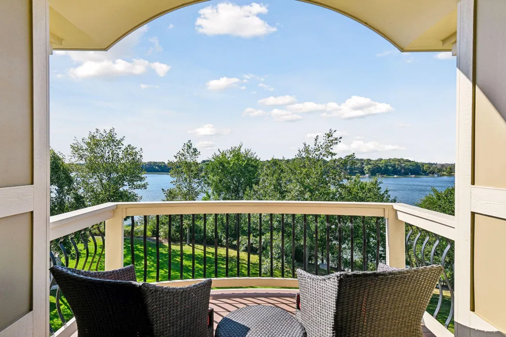 3649 Lerive Way Chaska, MN 55318