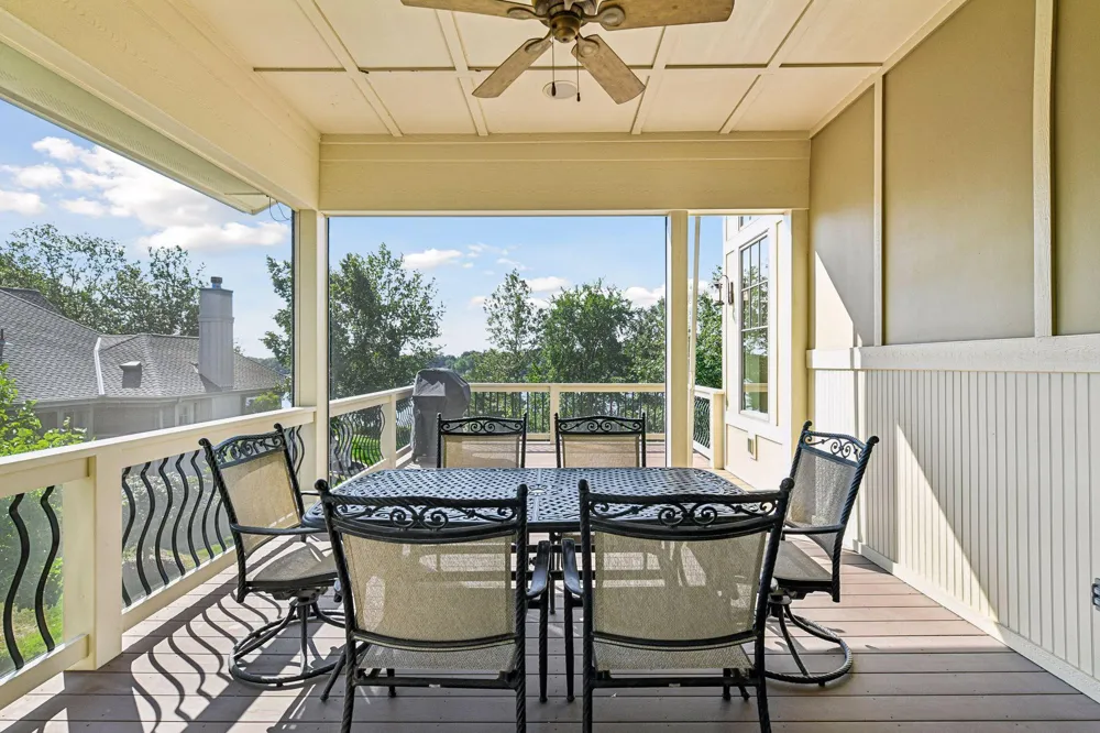 3649 Lerive Way Chaska, MN 55318