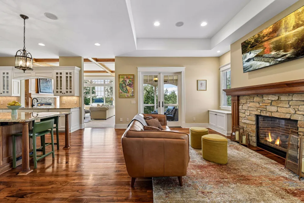 3649 Lerive Way Chaska, MN 55318