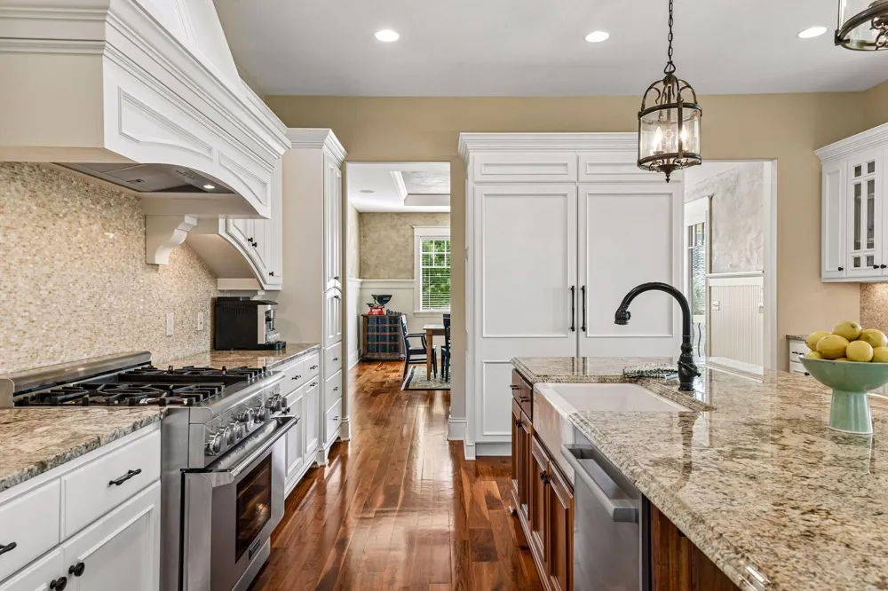 3649 Lerive Way Chaska, MN 55318