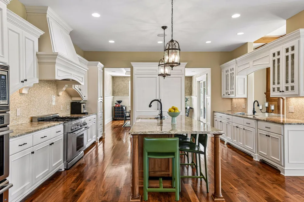 3649 Lerive Way Chaska, MN 55318