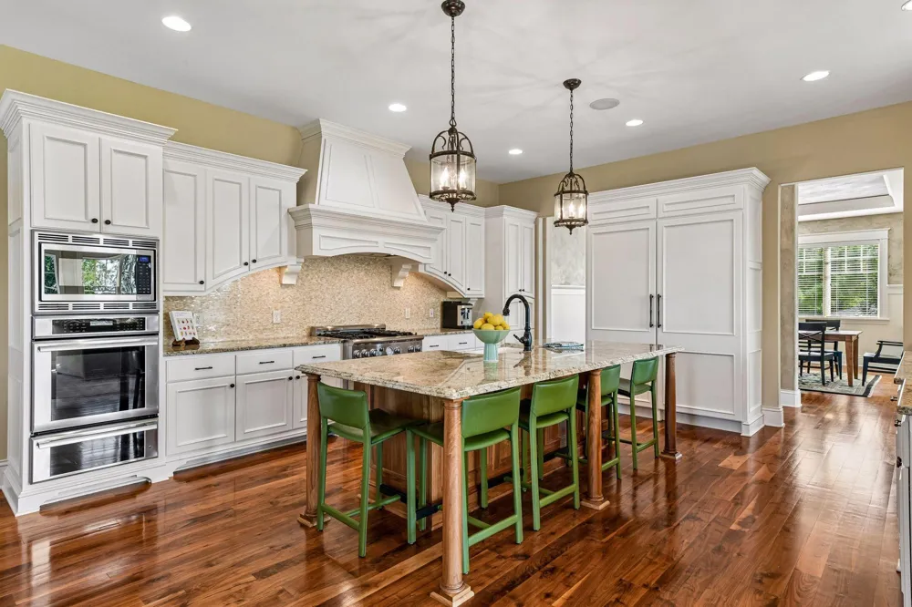 3649 Lerive Way Chaska, MN 55318