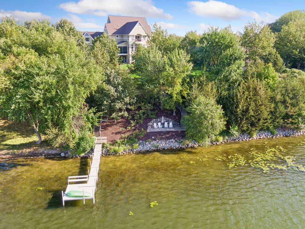 3649 Lerive Way Chaska, MN 55318