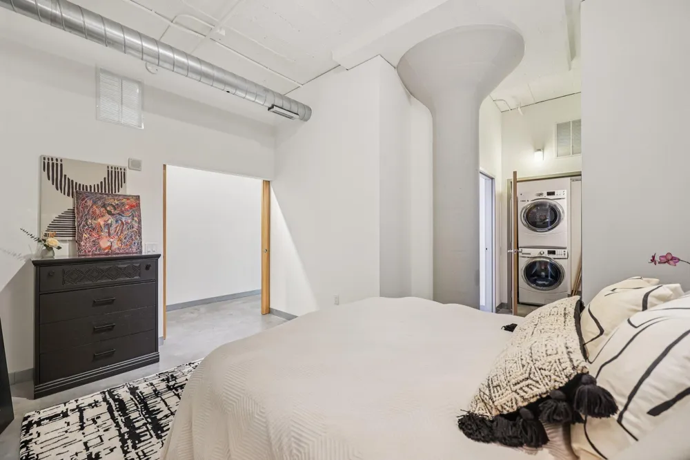 2929 Chicago Avenue #1105 Minneapolis, MN 55407