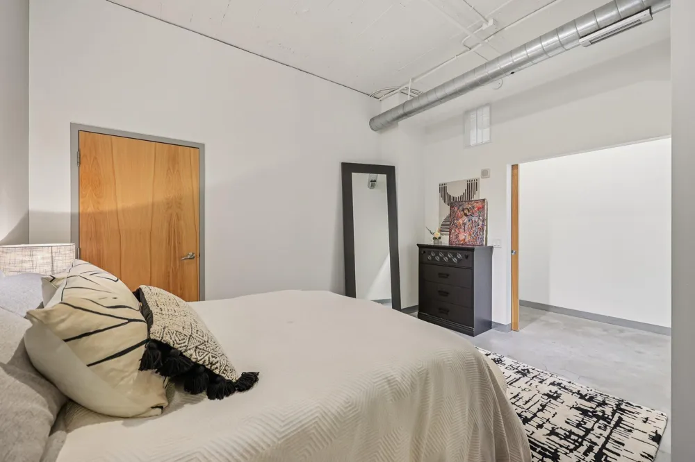 2929 Chicago Avenue #1105 Minneapolis, MN 55407