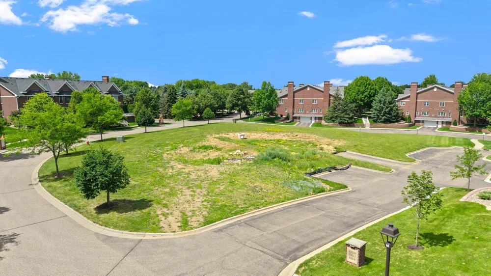 10814 Falling Water Lane #A Woodbury, MN 55129